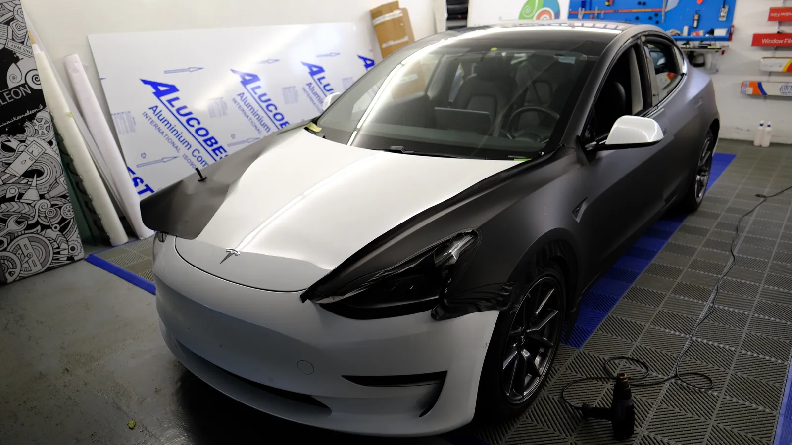 Wrapping completo su auto di lusso