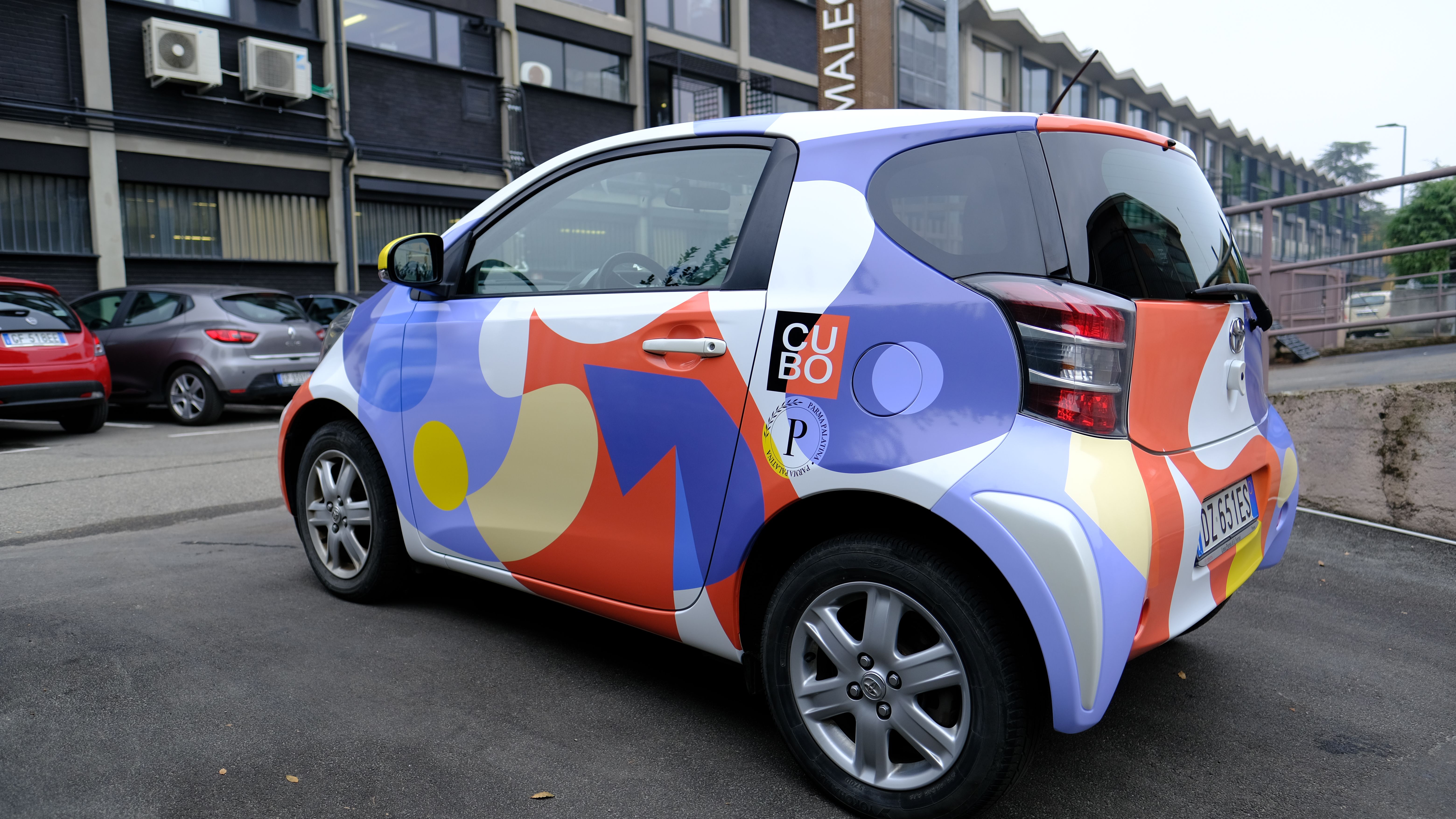 Flotta veicoli decorati con immagine coordinata