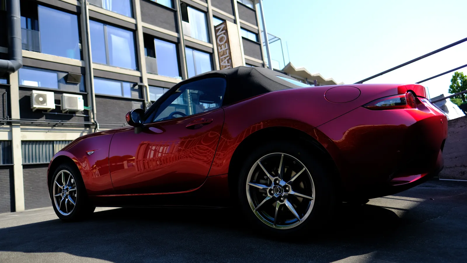 Dettaglio applicazione PPF su specchietti retrovisori